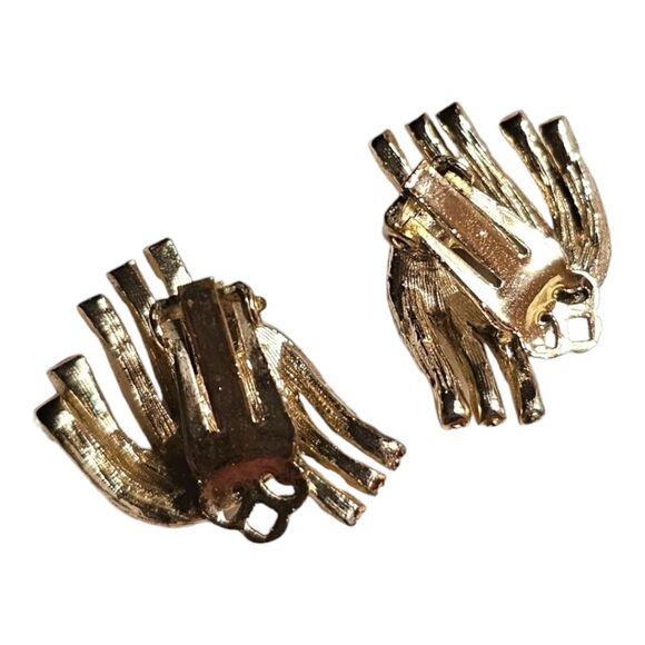 Vintage Abstract Decor Luxury Clip-on Earrings - Picture 3 of 12